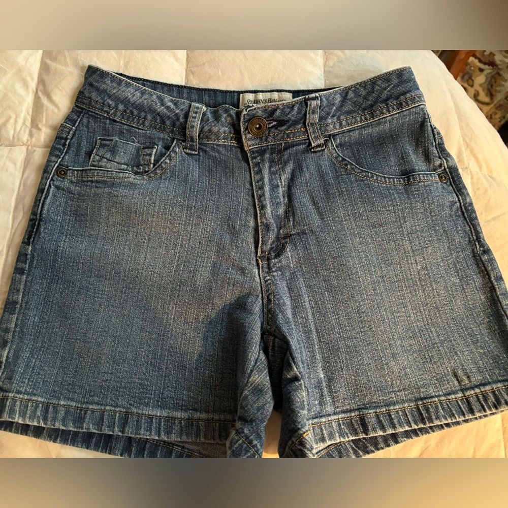 St Johns Bay Size 4 Petite Women’s Denim Shorts 26x4 Blue